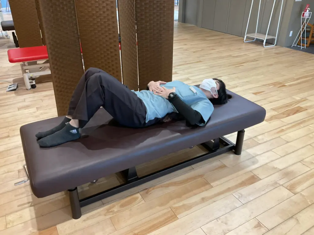 腰に優しい腹筋トレーニング : スタッフブログ : 腰痛リハビリセンター