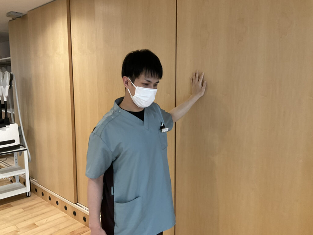 腰痛を治すために猫背を治そう！